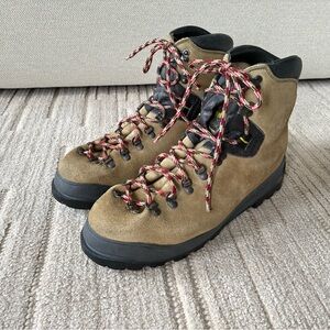 La Sportiva Tan and Black Men's Boots
*Re-listed and For Sale*
